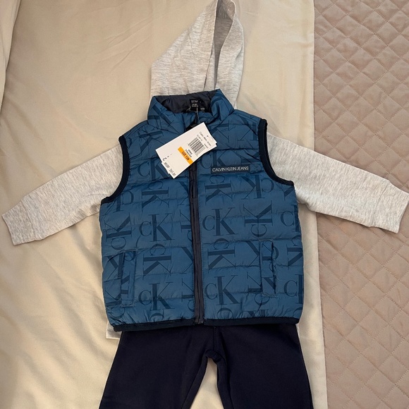 NWT Calvin Klein Quilted Vest, Hooded T-Shirt & Joggers Set, 12 Months - Picture 1 of 5